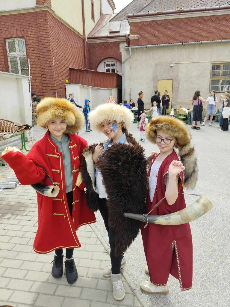 Hagyományos családi gyermeknap a Máraiban