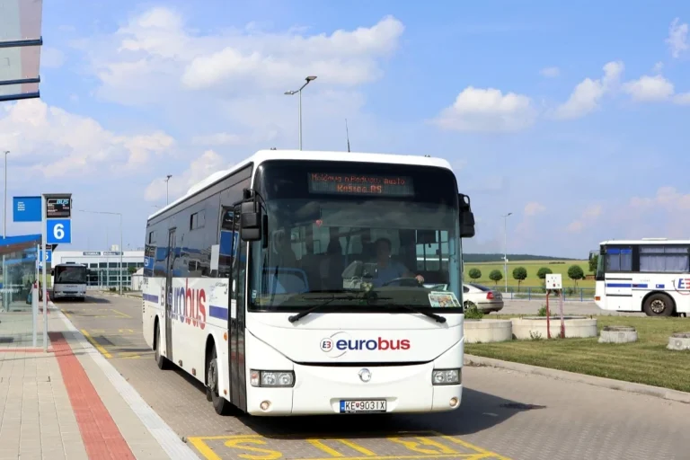Ideiglenesen olcsóbb lesz az utazás Kassa megye regionális buszain – néhány napon belül életbe lép a változás